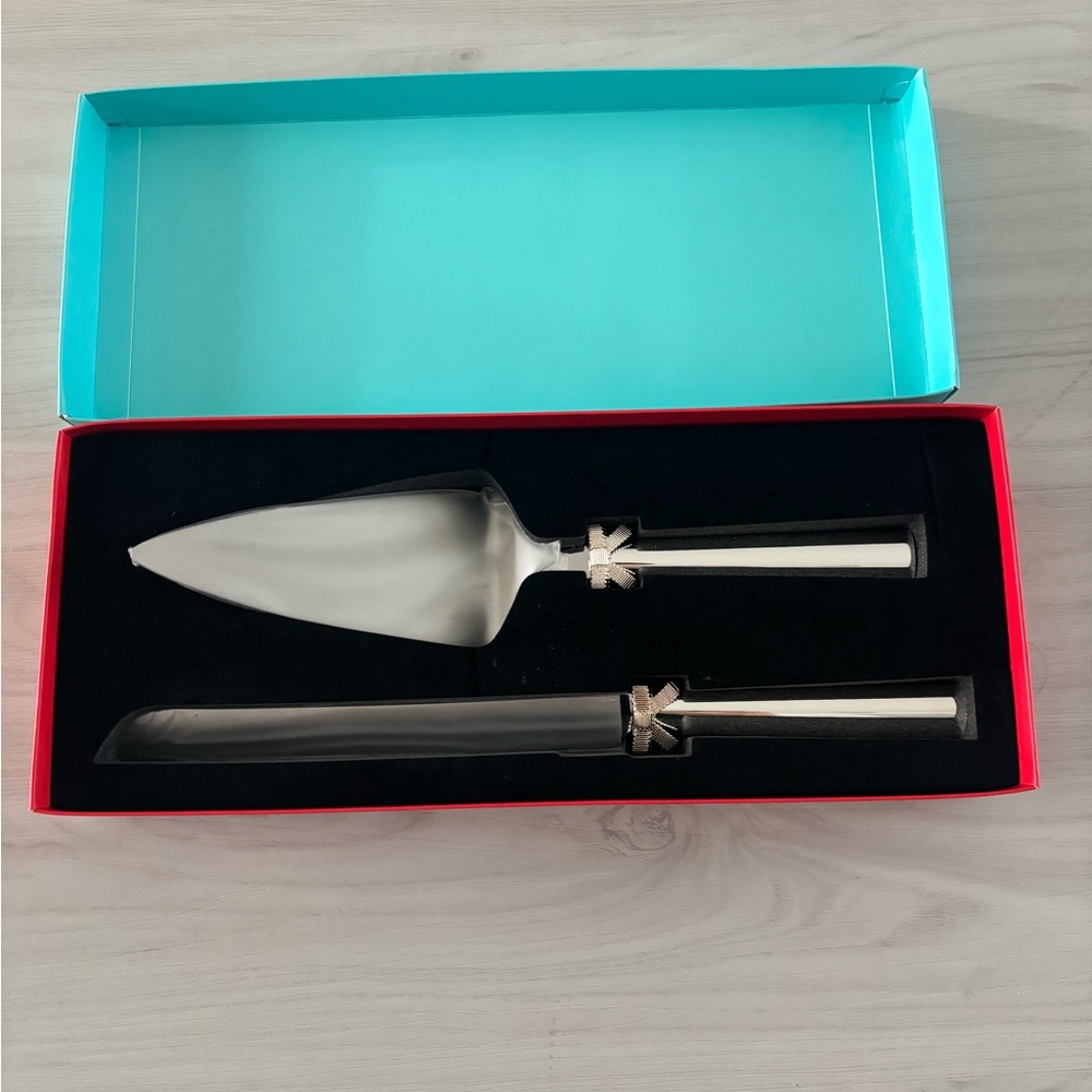 Kate Spade 2 Piece Dessert Serving set - Picture 2 of 6